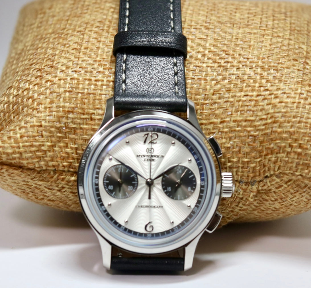 Men's 38mm Chronograph Quartz Watch with White Leather Strap, MYSTERIOUS CODE, for Men in their 40s and 50s