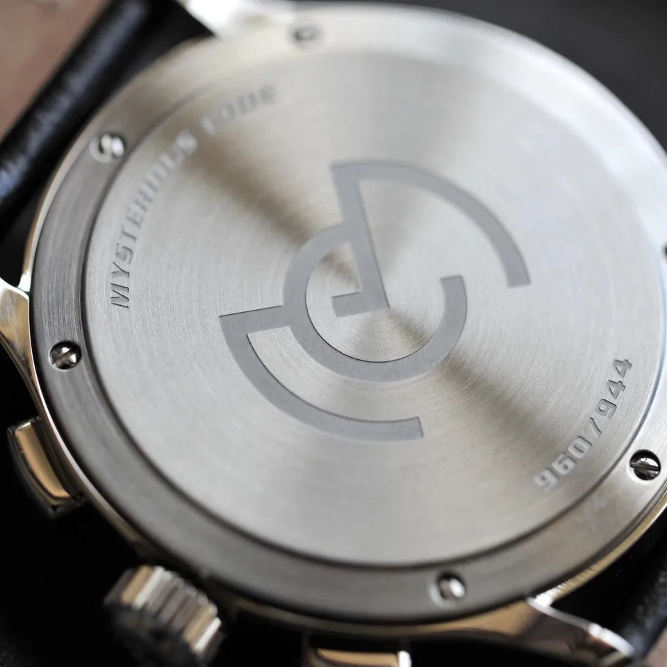 Men's 38mm Chronograph Quartz Watch with White Leather Strap, MYSTERIOUS CODE, for Men in their 40s and 50s