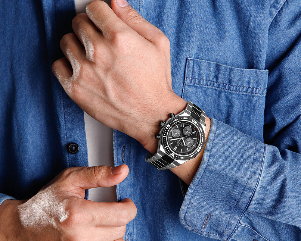 NAVIFORCE NF8049, a 42mm quartz chronograph homage watch for men in their 40s and 50s, with a sophisticated look and date display.